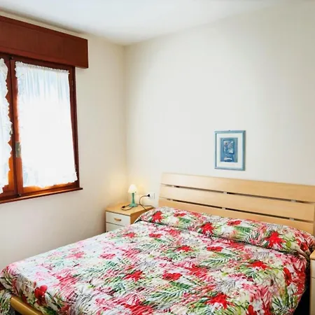 Flat In A Building Surrounded By A Garden * 비비오네